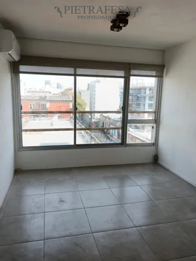Apartamento ID.13889 - Apartamento en alquiler, monoambiente, 1 baño. Gastos comunes bajos. Cordón.