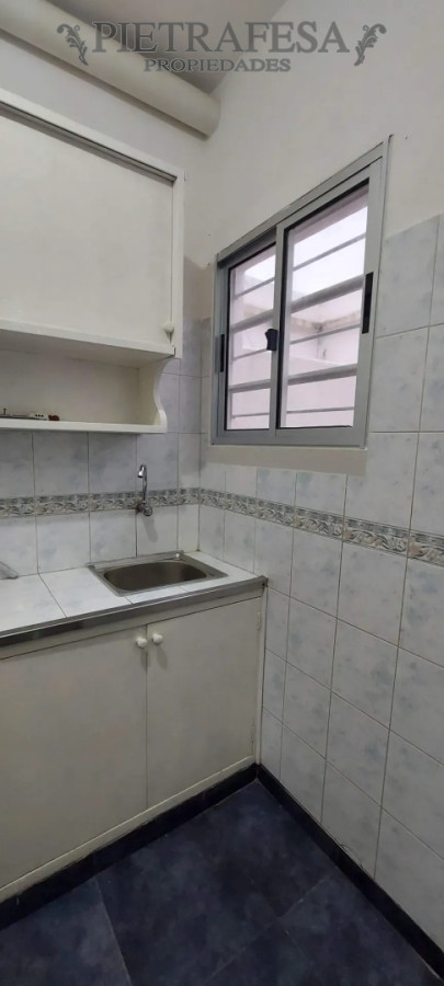 Apartamento ID.16082 - Apartamento en alquiler, 1 dormitorio, 1 baño, patio. Capurro. Sin gastos comunes.