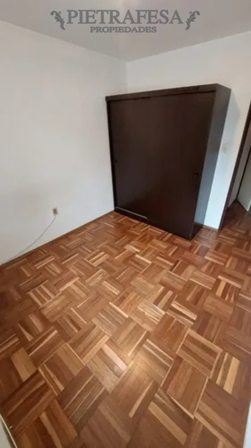 Apartamento ID.13902 - Apartamento en alquiler, 2 dormitorios, 1 baño, terraza lavadero. Pocitos.