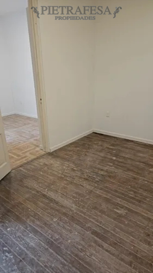 Apartamento ID.13683 - Apartamento en alquiler, 2dormitorios, 1baño, patio. Pocitos.
