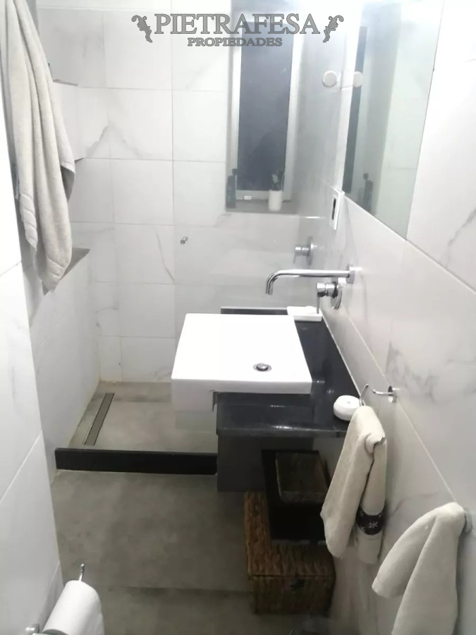 Apartamento ID.6325 - Apartamento en venta 2 dormitorios, 2 baños, patio y barbacoa, Maldonado, Palermo. 