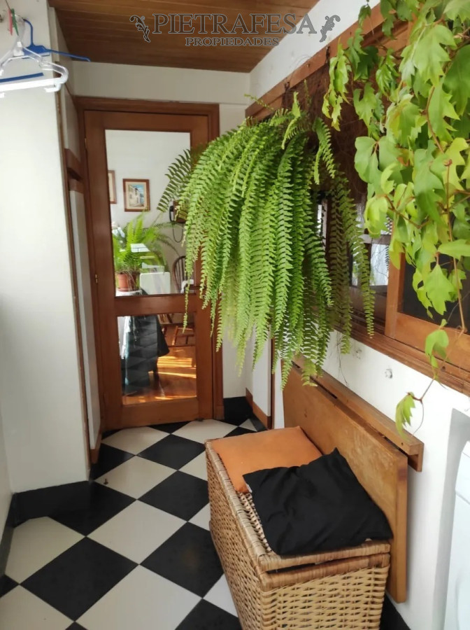 Apartamento ID.5609 - Apartamento amueblado 3 dormitorios, 4 baños, terraza y garaje- Echevarriarza- Pocitos