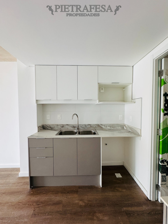 Apartamento ID.14126 - EDIFICIO BULL - POCITOS - 2 Dormitorios - 2 baños y Garage