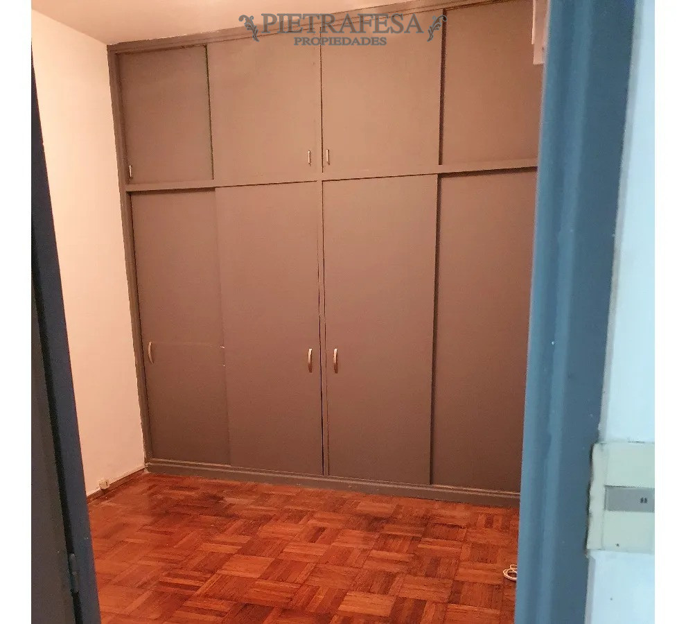 Apartamento ID.13567 - Apto en venta con renta 1 dormitorio, 1 baño y patio-La Comercial 