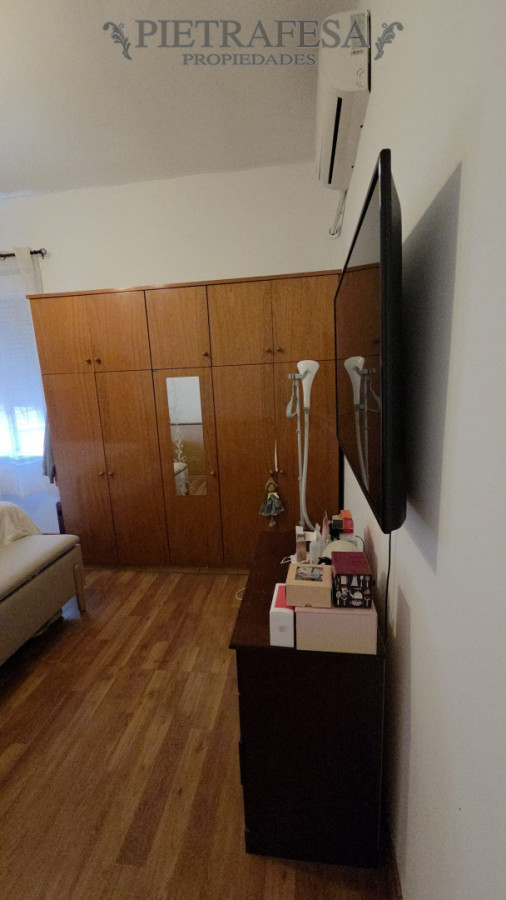 Apartamento ID.15171 - Apartamento tipo duplex en venta, 2 dormitorios, 1 baño, patio. Reducto.