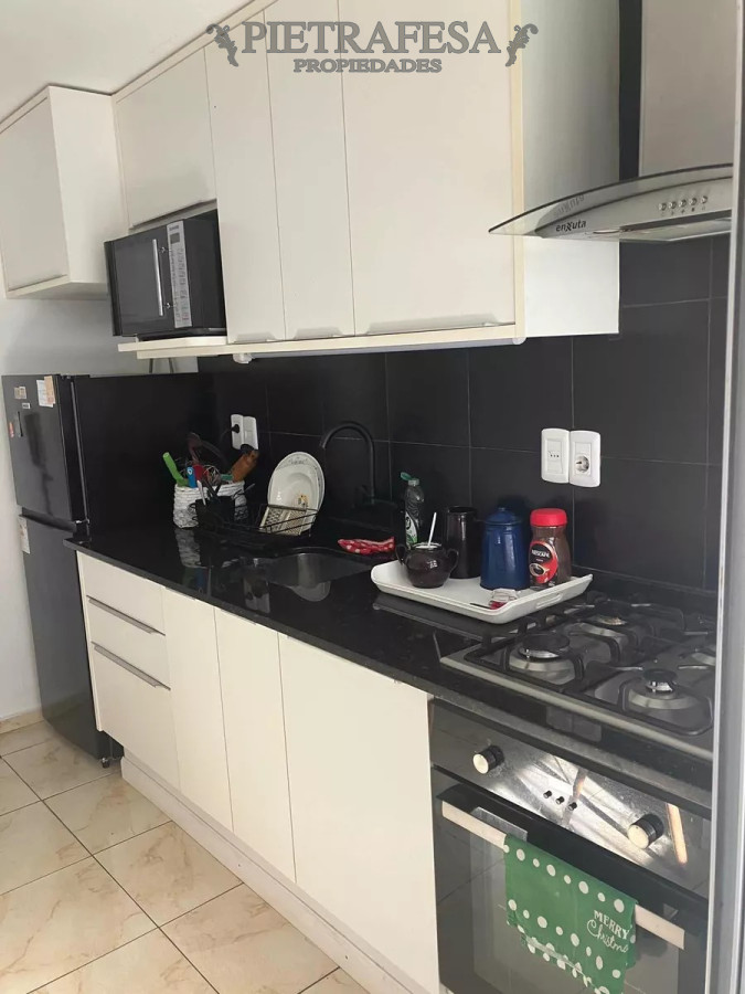 Apartamento ID.8050 - Apartamento en venta 3 dormitorios, 1 baño- Jaime Roldos y Pons-Pérez Castellanos