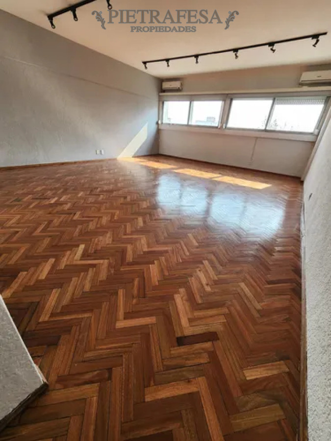 Apartamento ID.13905 - Apartamento en alquiler, monoambiente, 1 baño, garaje. Centro.