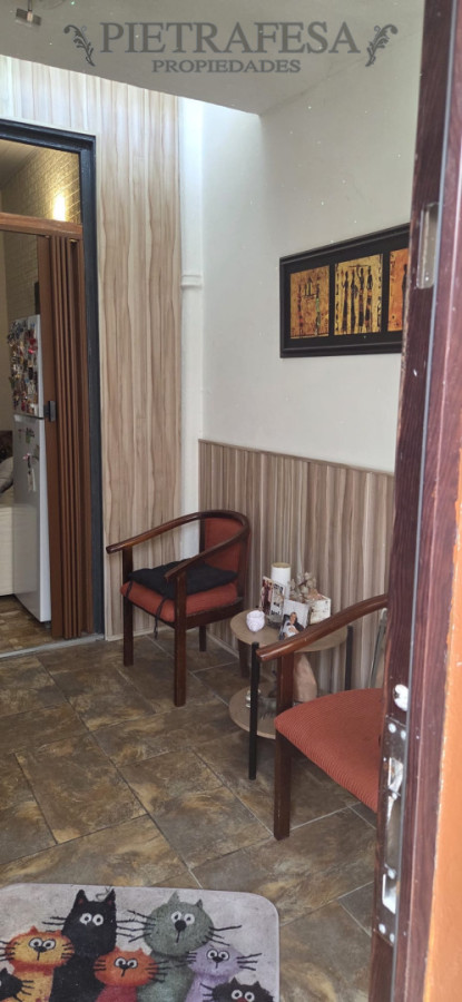 Apartamento ID.15171 - Apartamento tipo duplex en venta, 2 dormitorios, 1 baño, patio. Reducto.