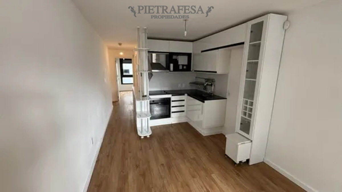 Apartamento ID.13909 - Apartamento en alquiler, 1 dormitorio, 1 baño, terraza con parrillero. Malvin.