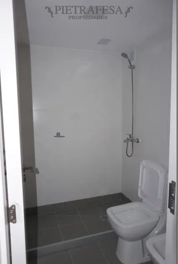 Apartamento ID.10445 - Apto con renta, 2 dormitorios, 1 baño y terraza-Barrio Sur