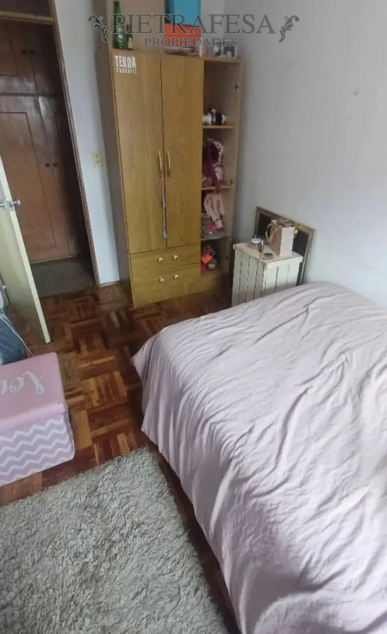 Apartamento ID.15729 - Apartamento en venta con renta, 3 dormitorios, 1 baño, terraza lavadero, estacionamiento. Malvin Norte.