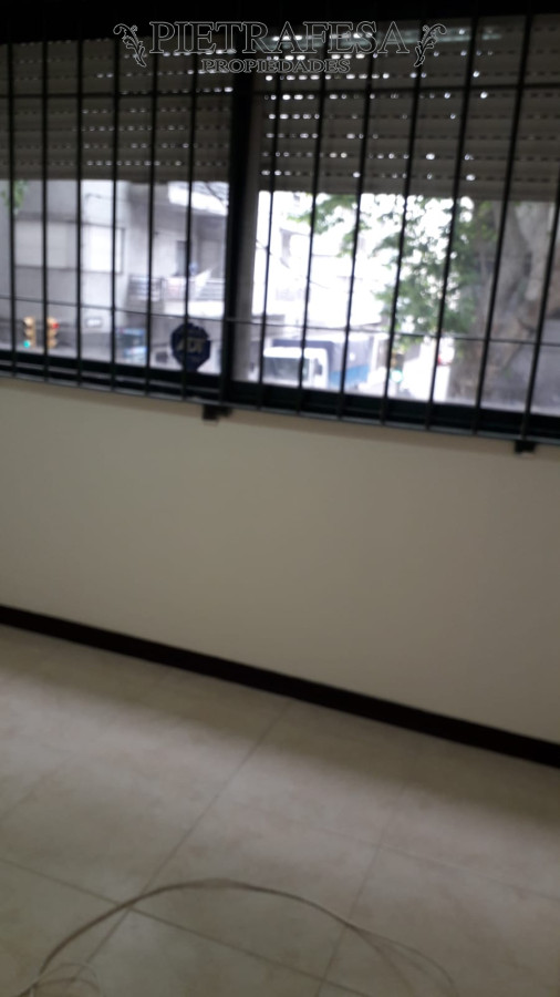 Apartamento ID.1394 - Monoambiente en venta con renta 1 dormitorio - un baño - Barbato - Centro 