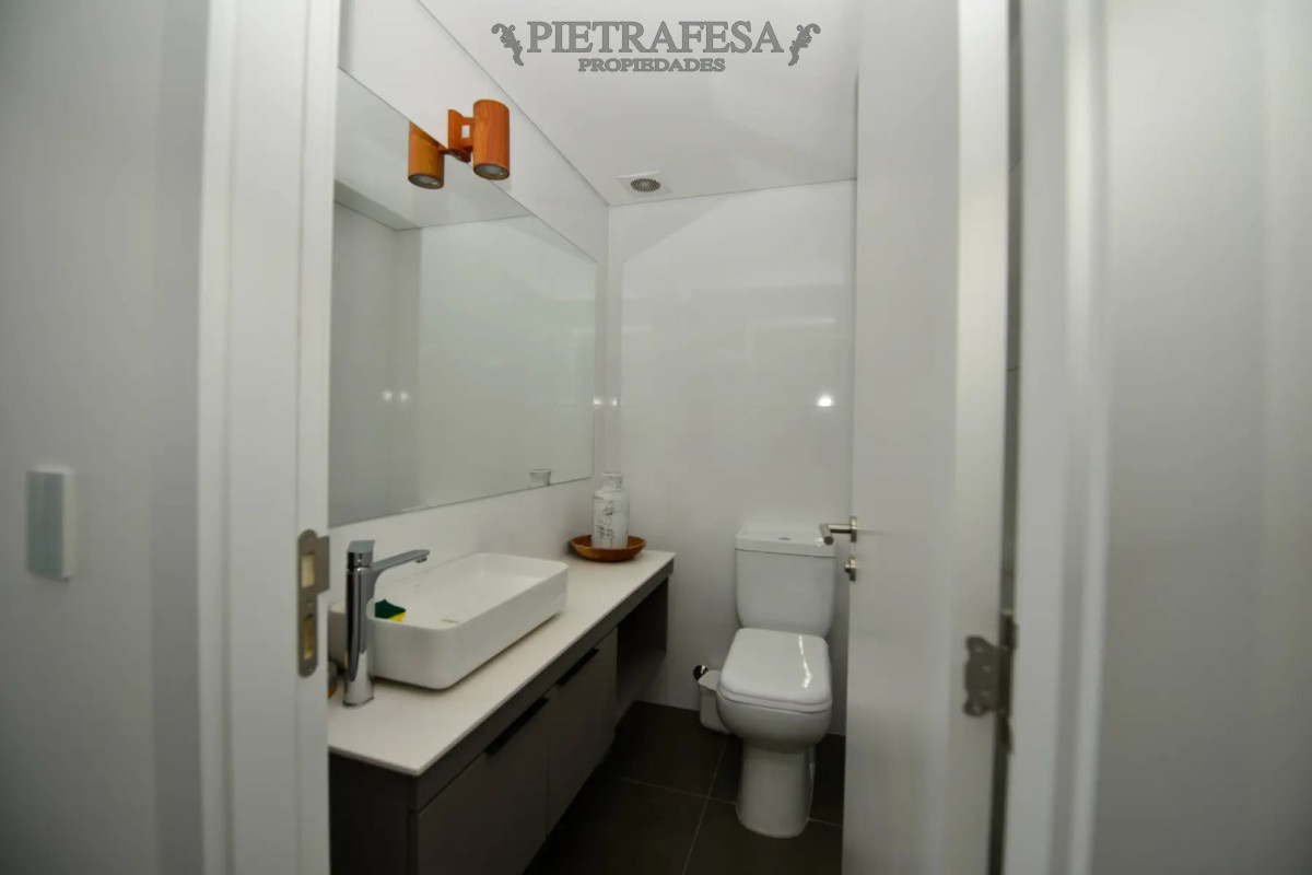 Apartamento ID.15101 - Apartamento en venta, 3 dormitorios, 2 baños, terraza, garaje. Amueblado. Buceo.