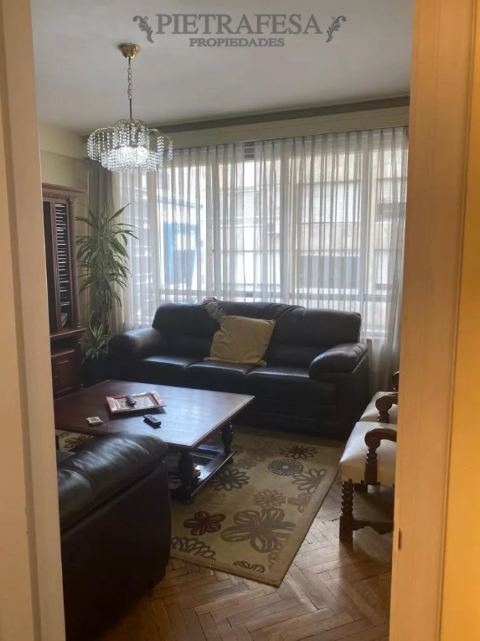 Apartamento ID.6052 - Apartamento en venta 4 dormitorios, 3 baños y patio- Zelmar Michelini -Centro
