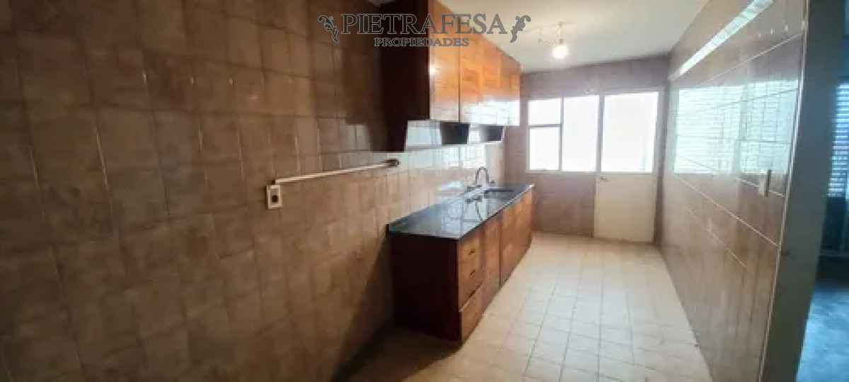 Apartamento ID.13645 - Apartamento en alquiler, 3dormitorios, 2baños, balcón, terraza lav. Cordón. 