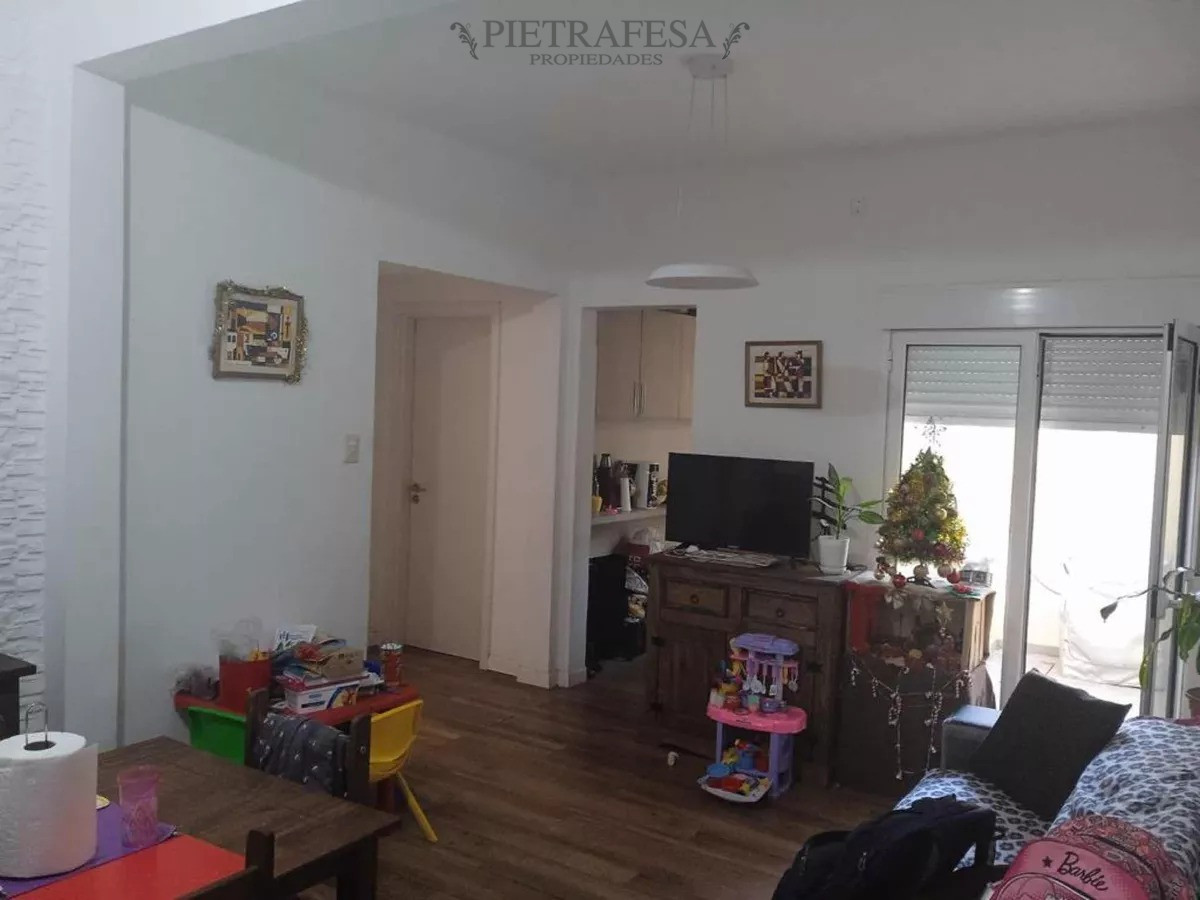 Apartamento ID.11184 - Apto en venta con renta 2 dormitorios, 1 baño, patio-Tres Cruces