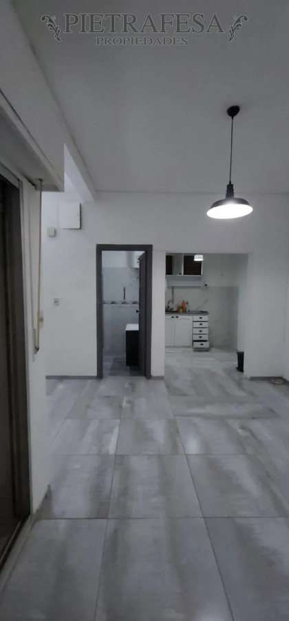 Apartamento ID.13567 - Apto en venta con renta 1 dormitorio, 1 baño y patio-La Comercial 