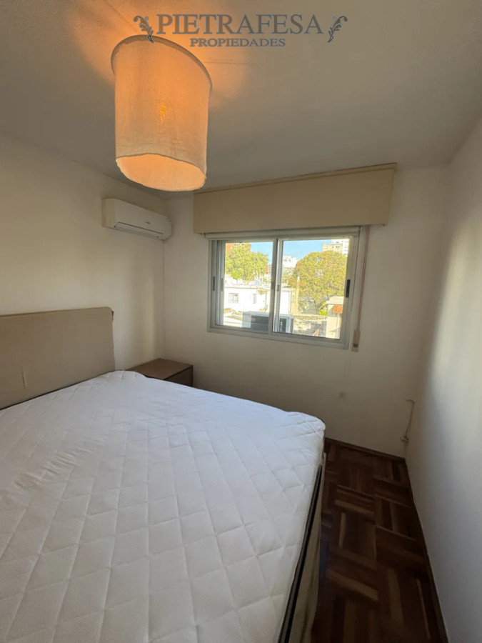 Apartamento ID.14649 - Apartamento en alquiler, 2 dormitorios, 1 baño, terraza lavadero. Pocitos.