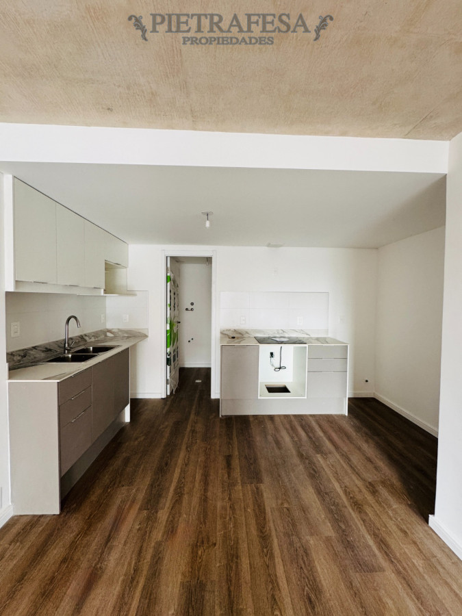 Apartamento ID.14126 - EDIFICIO BULL - POCITOS - 2 Dormitorios - 2 baños y Garage