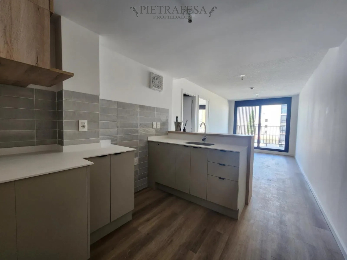 Apartamento ID.15372 - Apartamento en venta, 1 dormitorio, 1 baño, terraza, garaje. La Blanqueada.