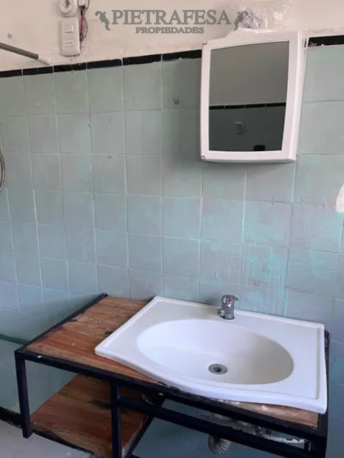 Apartamento ID.14182 - Apartamento en alquiler, 1 dormitorio, 1 baño, balcón, patio. Colon. 