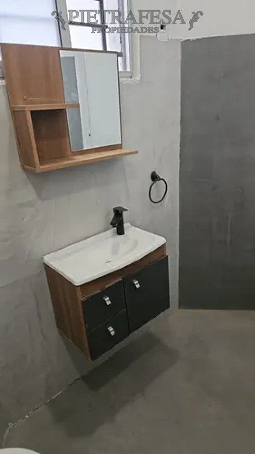Apartamento ID.13683 - Apartamento en alquiler, 2dormitorios, 1baño, patio. Pocitos.