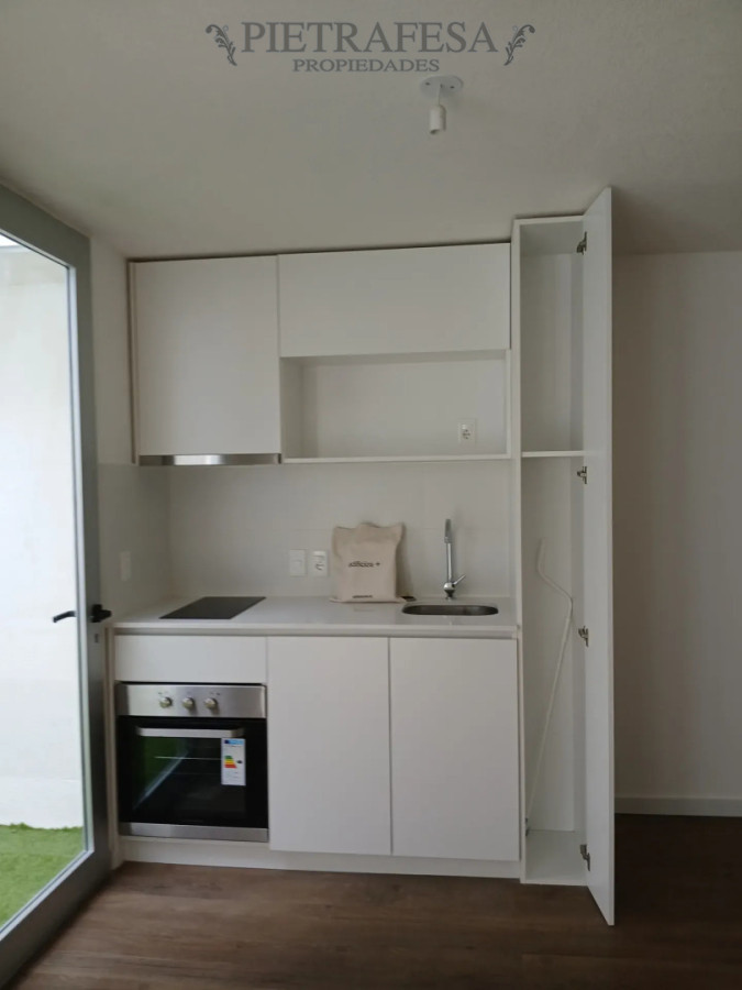 Apartamento ID.16204 - Apartamento en venta, monoambiente, 1baño. La Blanqueada. Con renta.