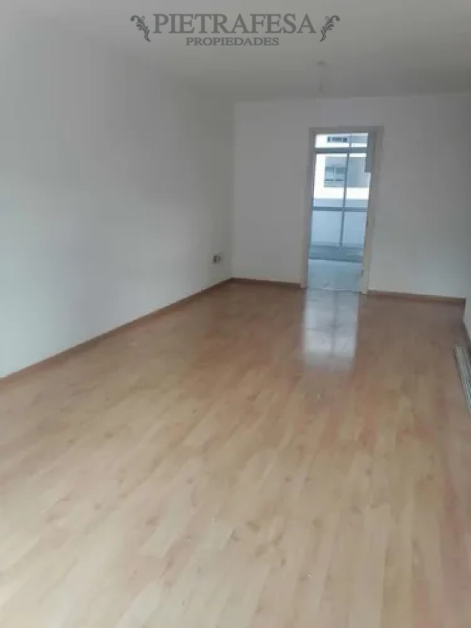Apartamento ID.13368 - Apartamento en alquiler, 2dormitorios, 1baño, terraza lavadero. Tres Cruces.