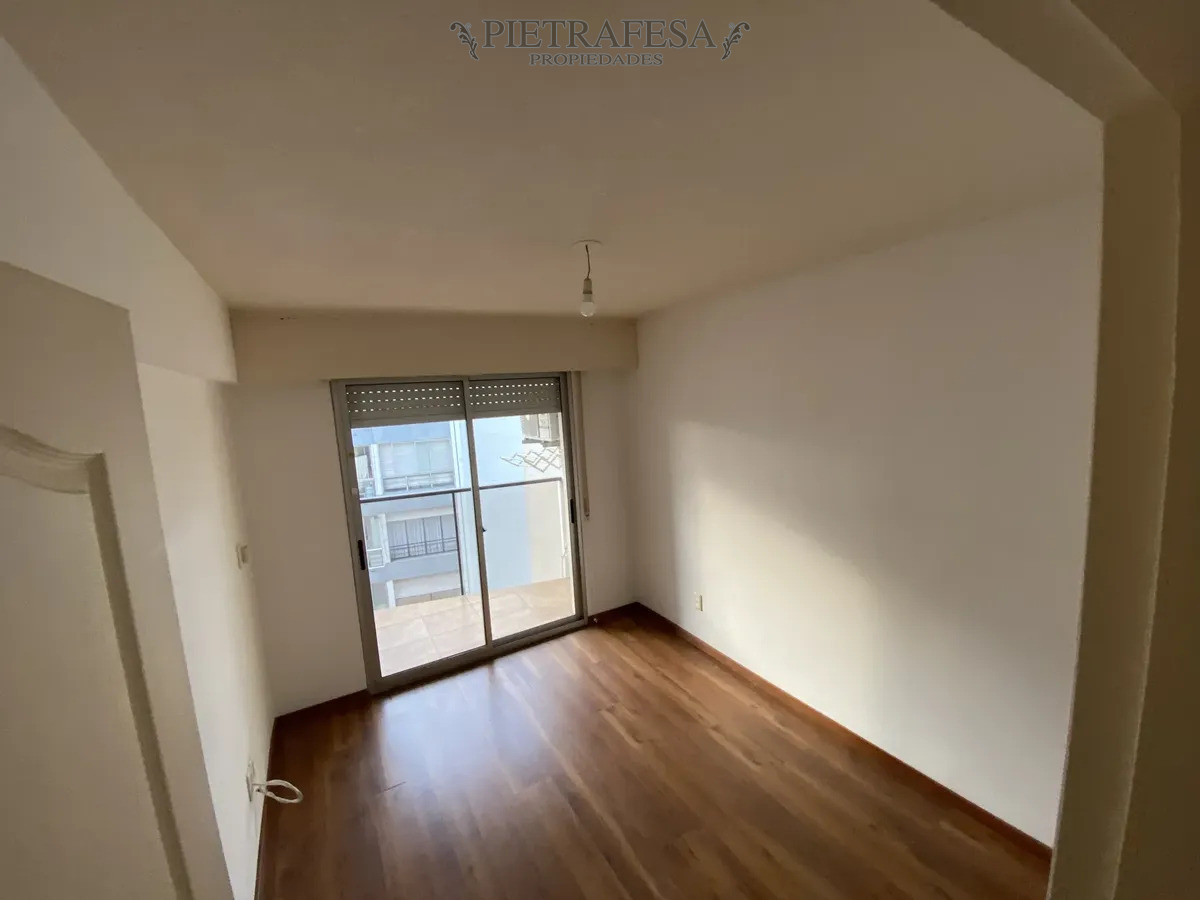 Apartamento ID.15967 - Apartamento en venta, 1 dormitorio, 1 baño, terraza. Pocitos.