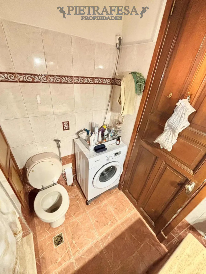 Apartamento ID.13935 - Casa PH en venta en Pocitos, 3 dormitorios, 1 baño, terraza.