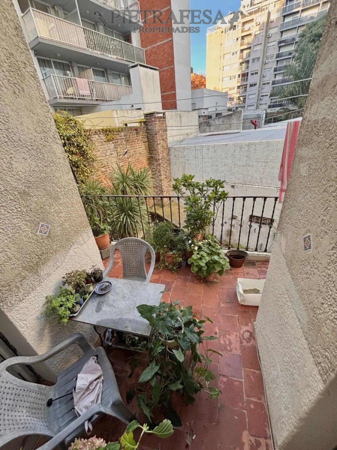 Apartamento ID.13935 - Casa PH en venta en Pocitos, 3 dormitorios, 1 baño, terraza.