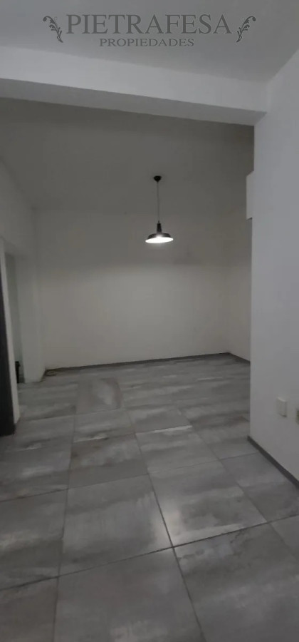 Apartamento ID.13567 - Apto en venta con renta 1 dormitorio, 1 baño y patio-La Comercial 
