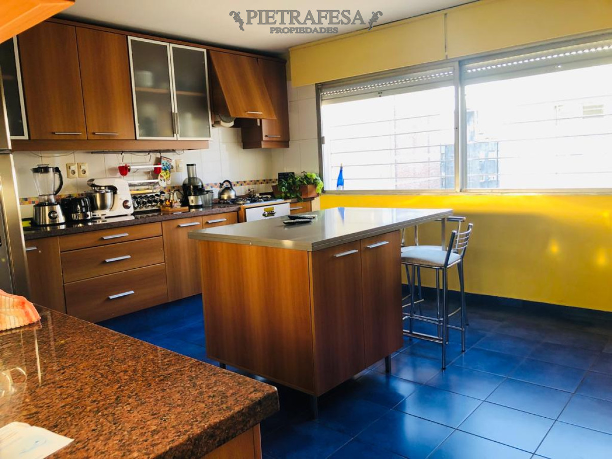 Apartamento ID.4000 - Apartamento Penthouse en venta - 4 dormitorios - 4 baños - garaje x 2 - Chucarro -Pocitos