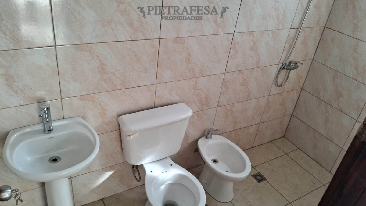 Apartamento ID.5348 - Apartamento en alquiler, 1 dormitorio, 1 baño , patio, cochera, Zorrilla de San Martin, Paso Carrasco.