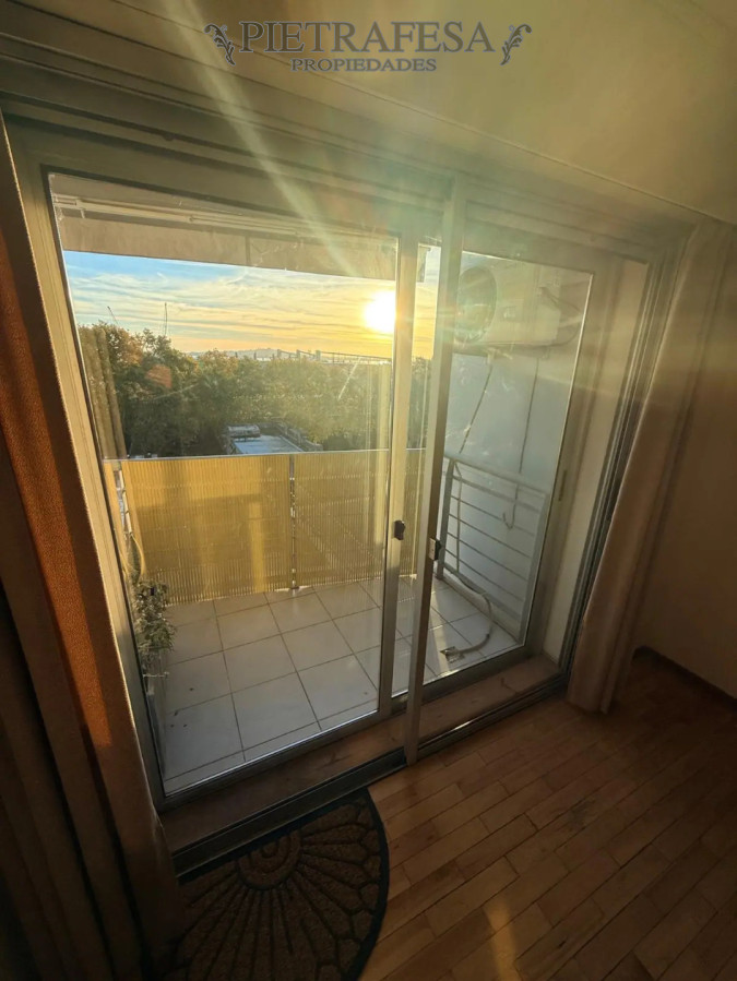 Apartamento ID.15777 - Apartamento en venta, 2 dormitorios, 1 baño, terraza, garaje. Aguada.