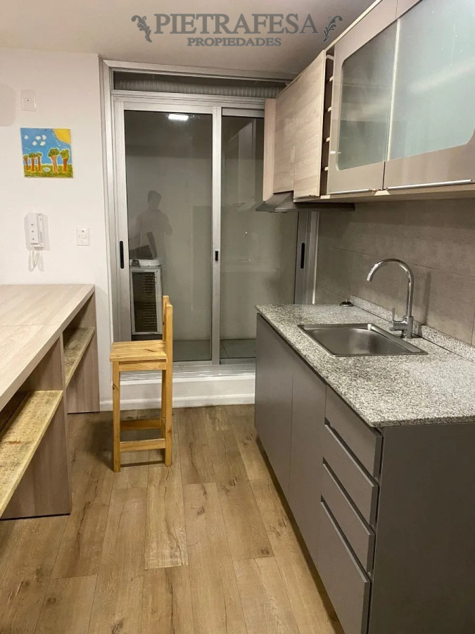 Apartamento ID.3623 - Apartamento en Venta con Renta, 2 dormitorios, 1 baño, terraza, Defensa, Cordón.