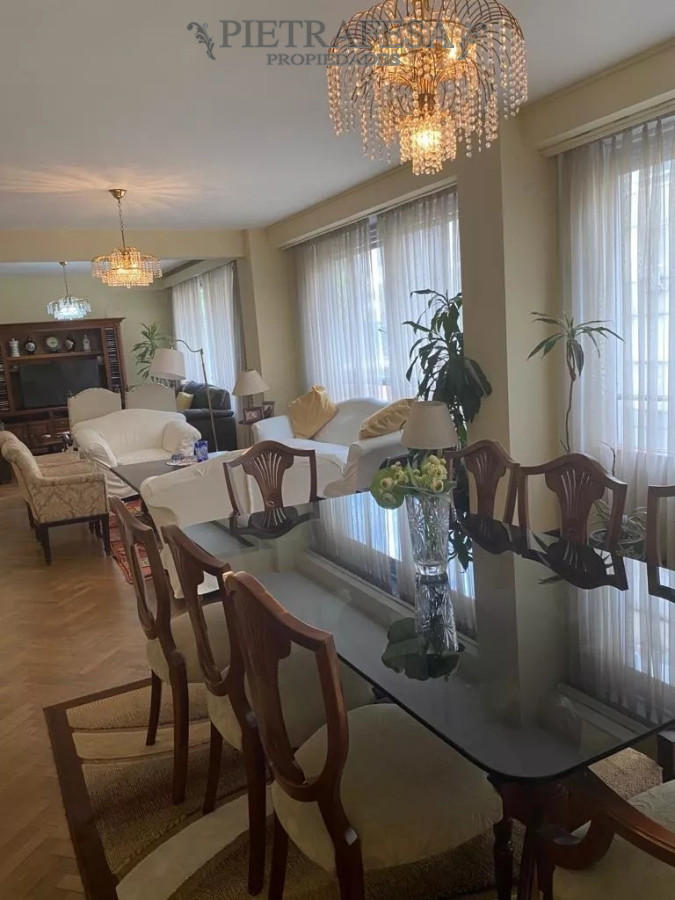 Apartamento ID.6052 - Apartamento en venta 4 dormitorios, 3 baños y patio- Zelmar Michelini -Centro