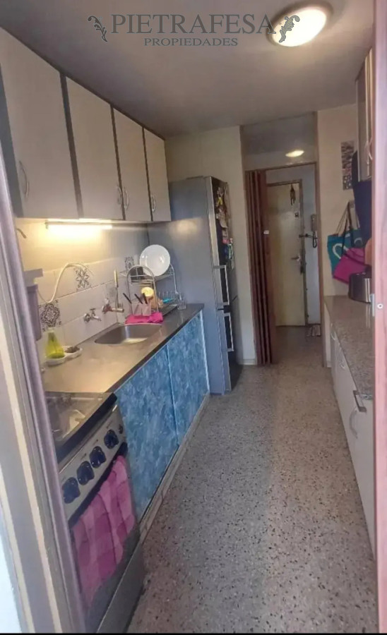 Apartamento ID.15729 - Apartamento en venta con renta, 3 dormitorios, 1 baño, terraza lavadero, estacionamiento. Malvin Norte.