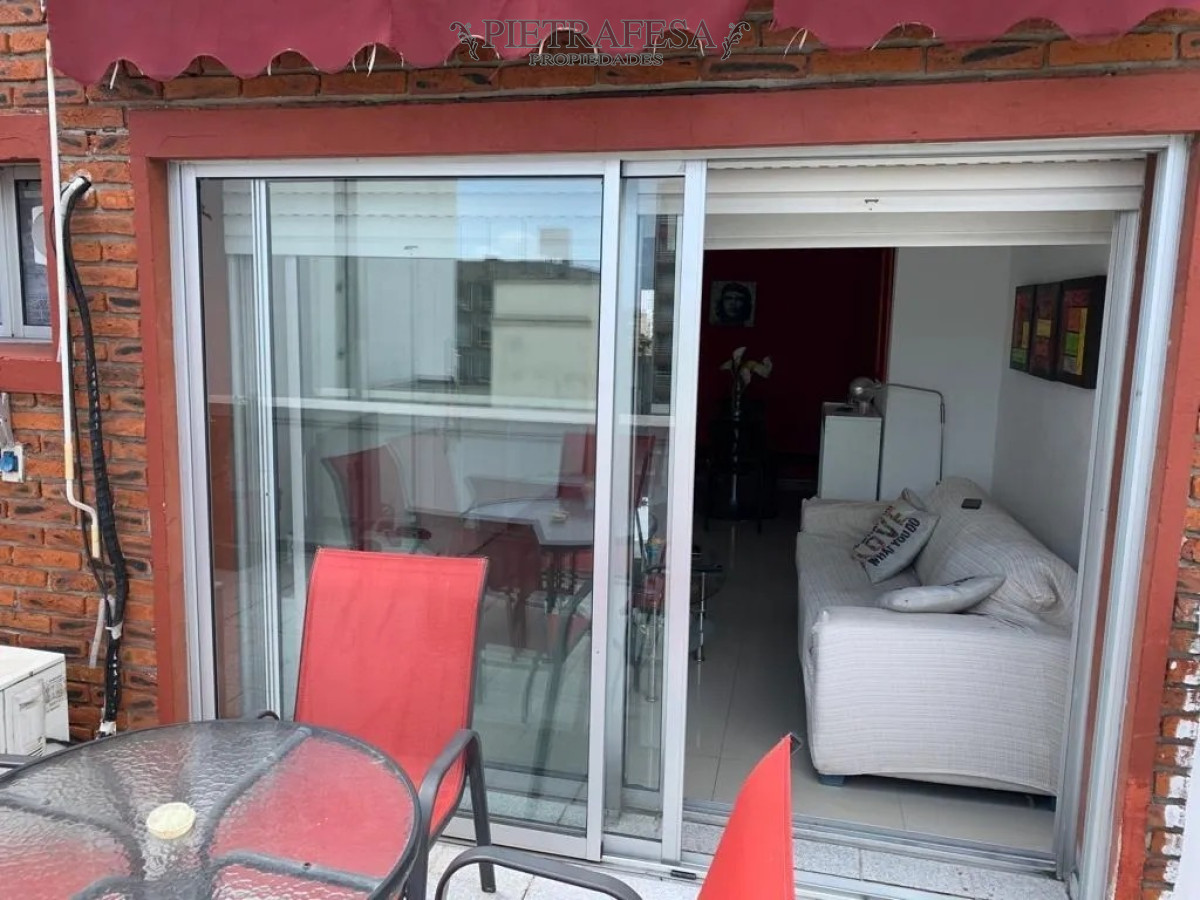 Apartamento ID.3143 - Penthouse en venta con renta 1 dormitorio, 1 baño y terraza- Cnel. Brandzen-Tres Cruces 