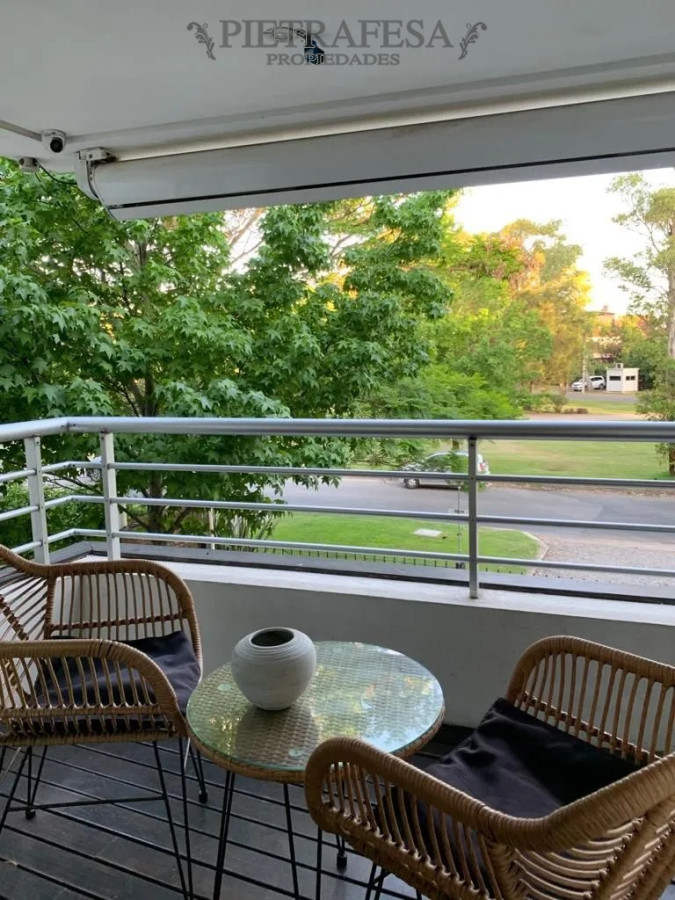 Apartamento ID.13850 - Imperdible apto en venta 2 dormitorios, 2 baños, gje- Carrasco