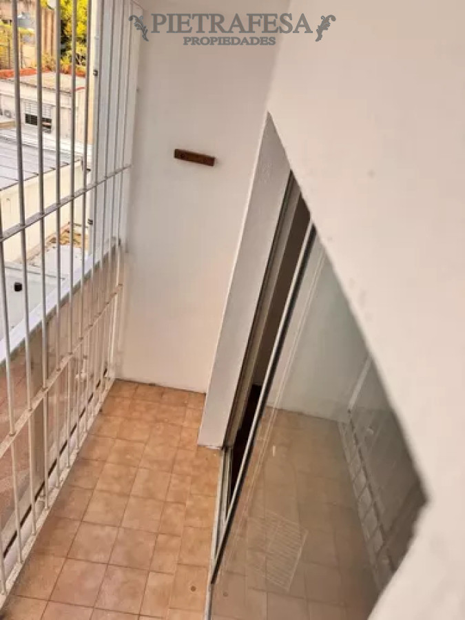 Apartamento ID.12887 - Apartamento en alquiler, monoambiente, 1baño, balcón. Pocitos.