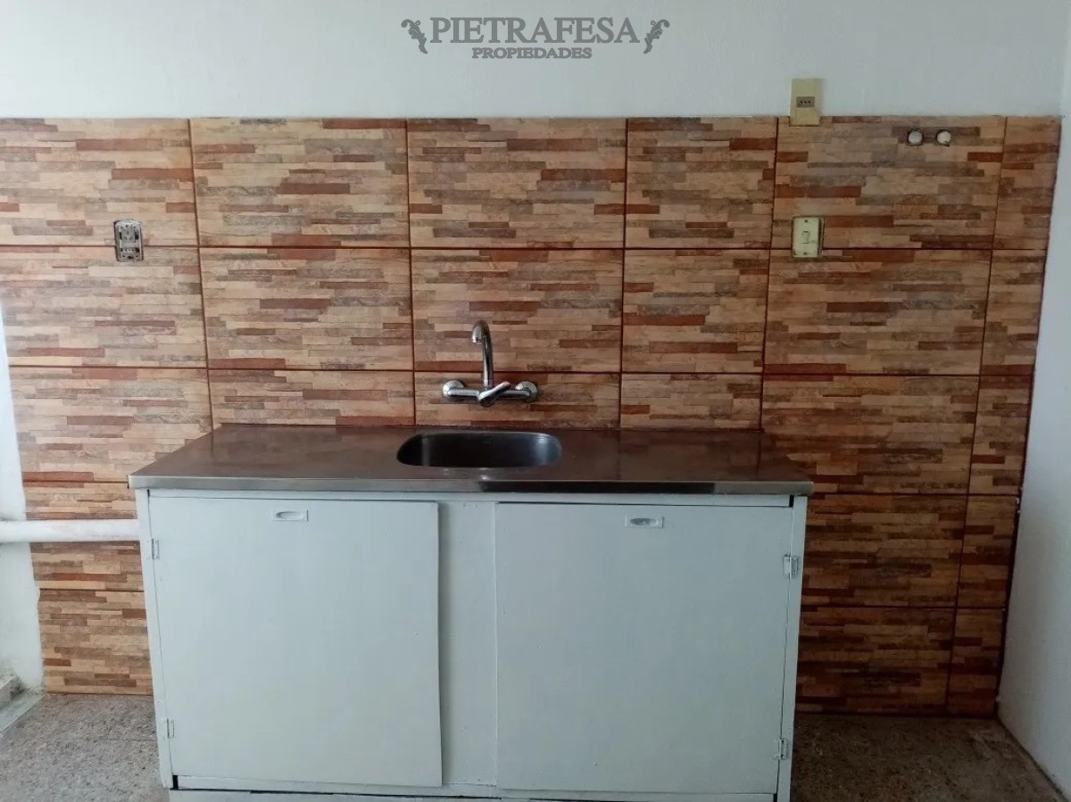 Apartamento ID.1966 - Apartamento en venta con renta Euskal Erria 70, 2 dormitorios 1 baño-Malvin Norte