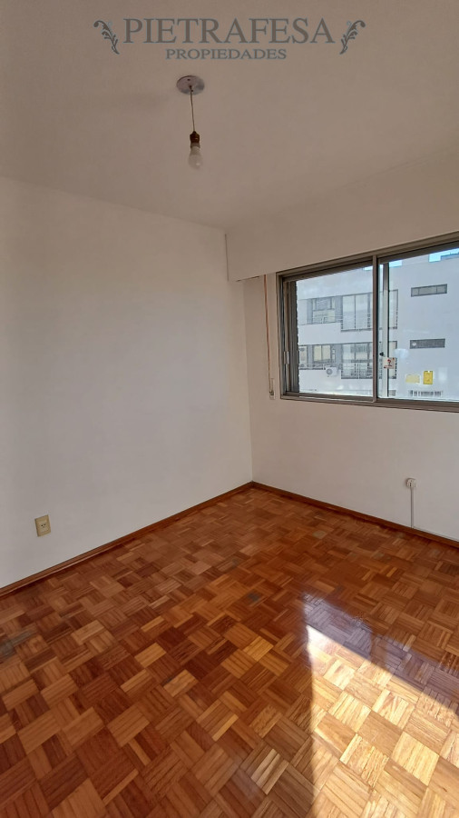 Apartamento ID.13612 - Apartamento en alquiler, 4dormitorios, 3baños, terraza, garaje. Punta Carretas.