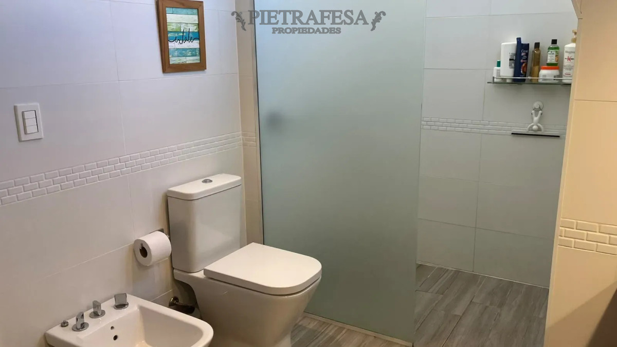 Apartamento ID.16667 - Venta de apartamento, 3 dormitorios , 2 baños , terraza , garaje . Parque Rodó