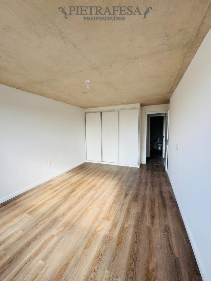 Apartamento ID.14126 - EDIFICIO BULL - POCITOS - 2 Dormitorios - 2 baños y Garage