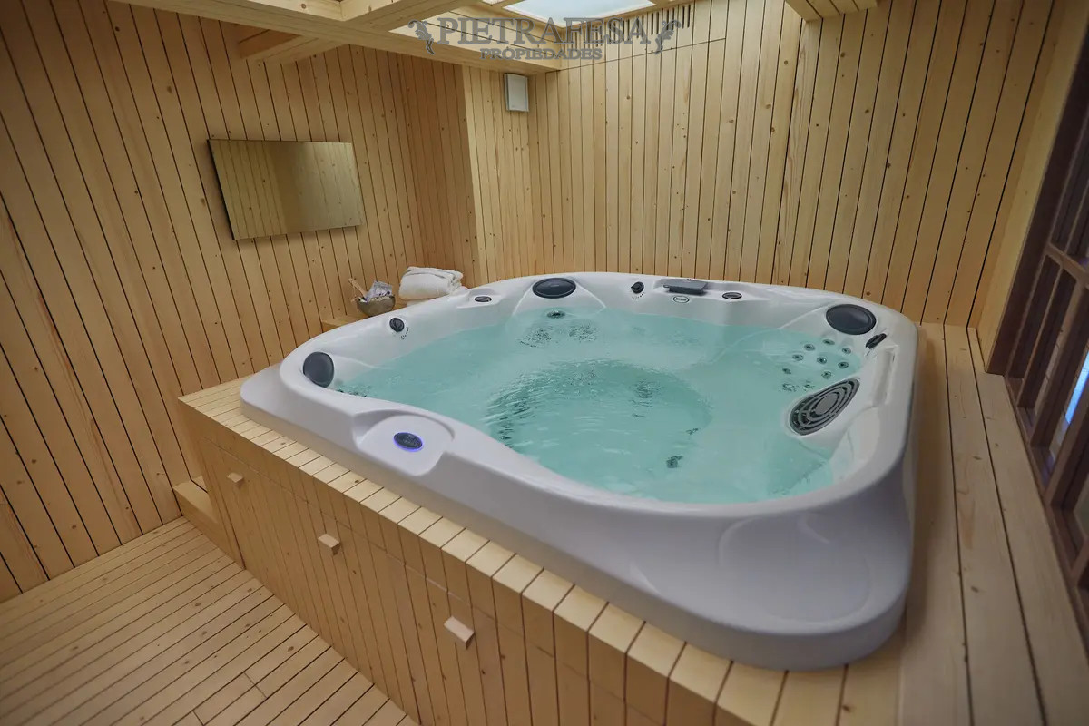 Apartamento ID.14274 - Apartamento en alquiler, 3 dormitorios, 3 baños, terraza, garaje, jacuzzi. Punta Carretas.