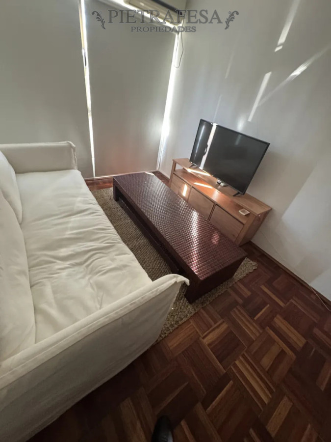 Apartamento ID.14649 - Apartamento en alquiler, 2 dormitorios, 1 baño, terraza lavadero. Pocitos.