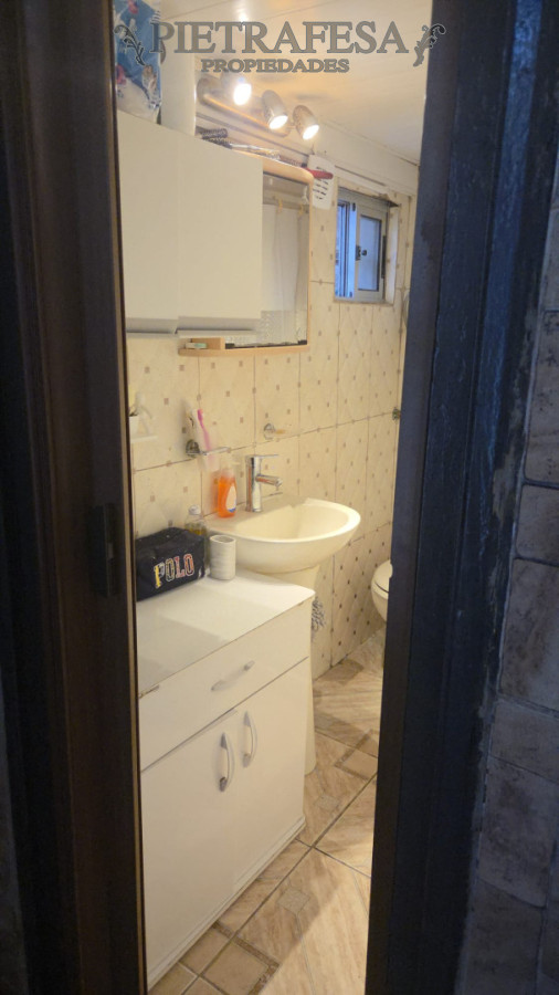 Apartamento ID.15171 - Apartamento tipo duplex en venta, 2 dormitorios, 1 baño, patio. Reducto.