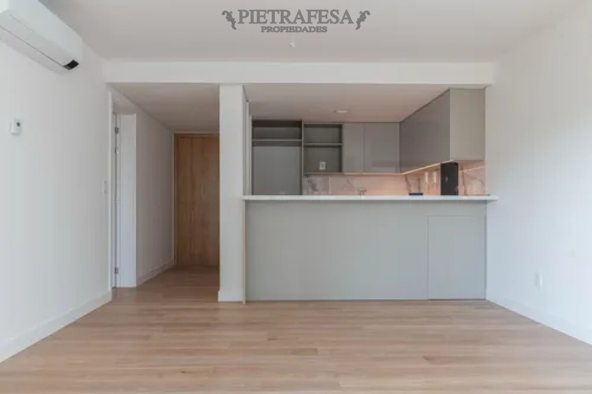 Apartamento ID.13272 - Apartamento en alquiler, 2dormitorios, 2baños, terraza, garaje. Punta Carretas.