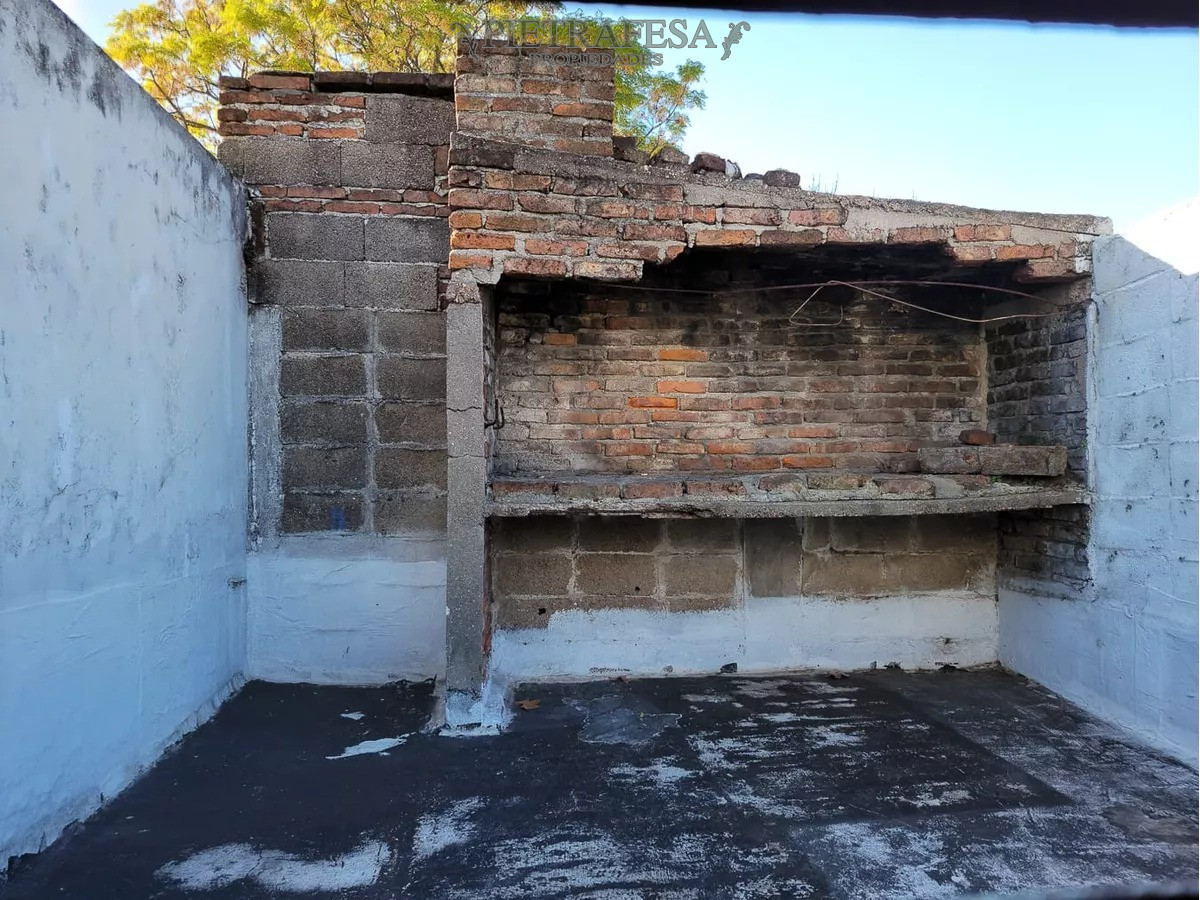 Apartamento ID.8011 - Apartamento a reciclar en venta, 3 dormitorios, 1 baño y azotea-Vilardebó-Reducto